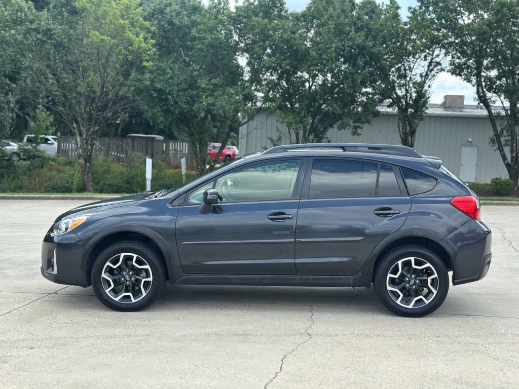 2016 Subaru Crosstrek Image 2