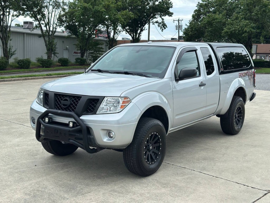 2016 Nissan Frontier Image 1