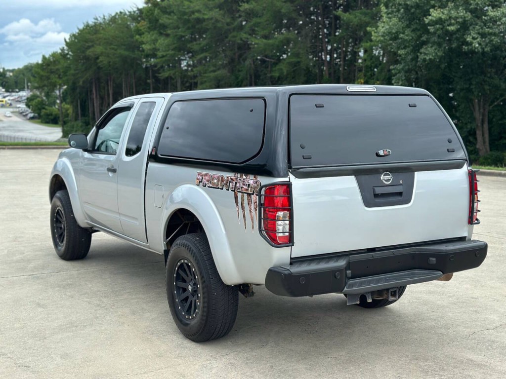 2016 Nissan Frontier Image 3
