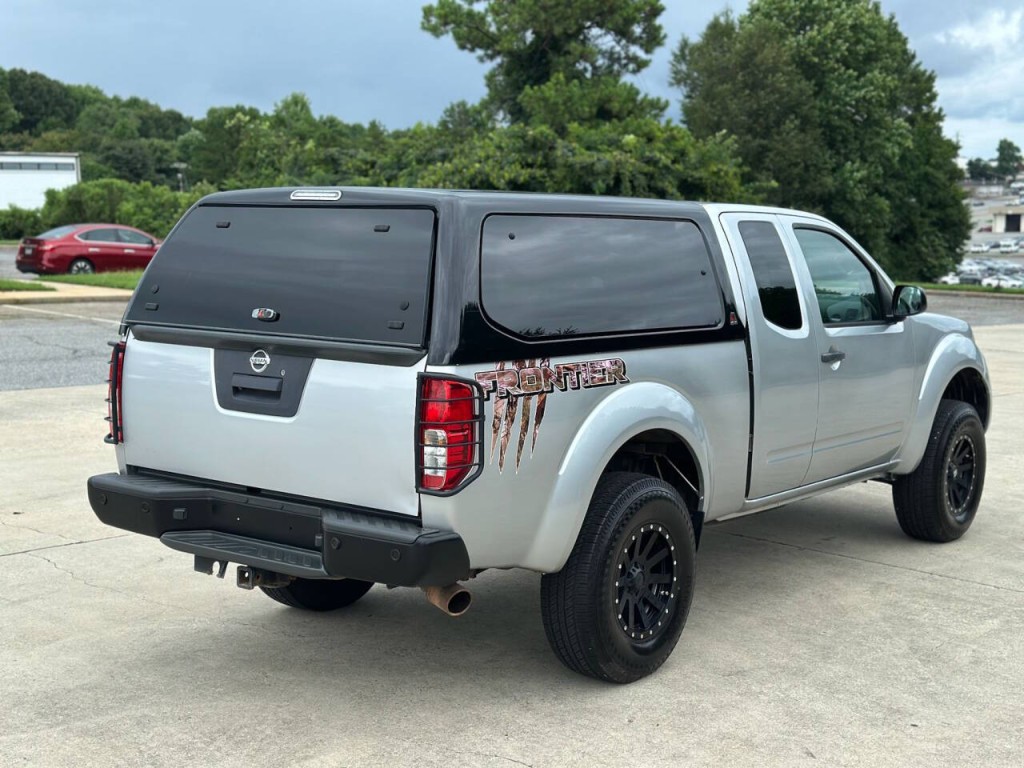 2016 Nissan Frontier Image 5