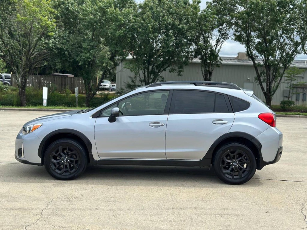 2016 Subaru Crosstrek Image 2