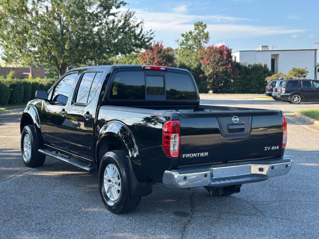 2016 Nissan Frontier Image 3