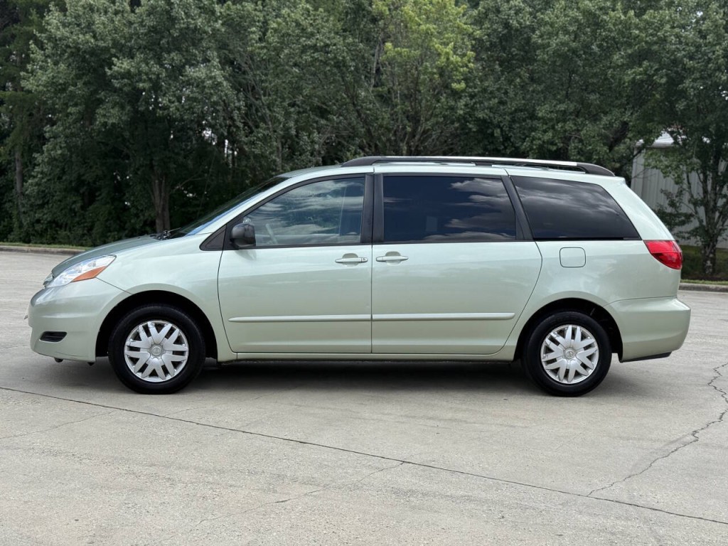 2006 Toyota Sienna Image 2