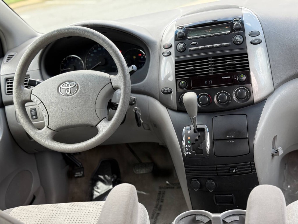 2006 Toyota Sienna Image 11