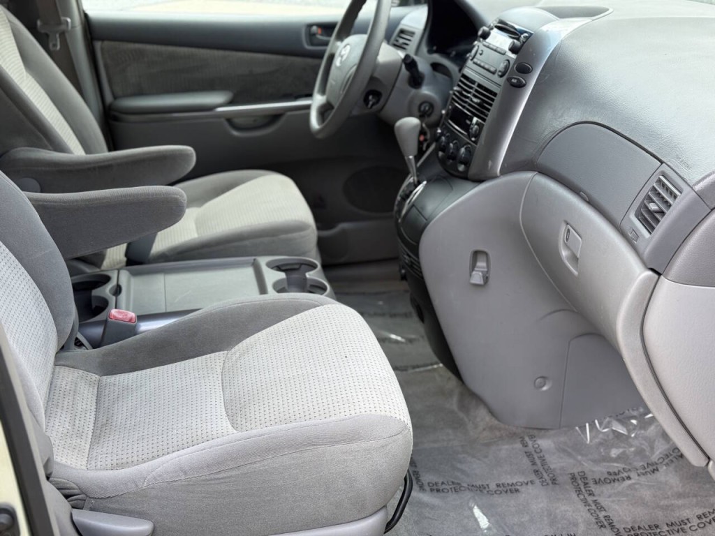 2006 Toyota Sienna Image 13