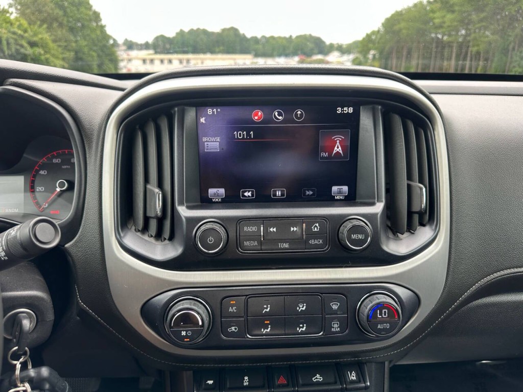 2015 GMC Canyon Image 16
