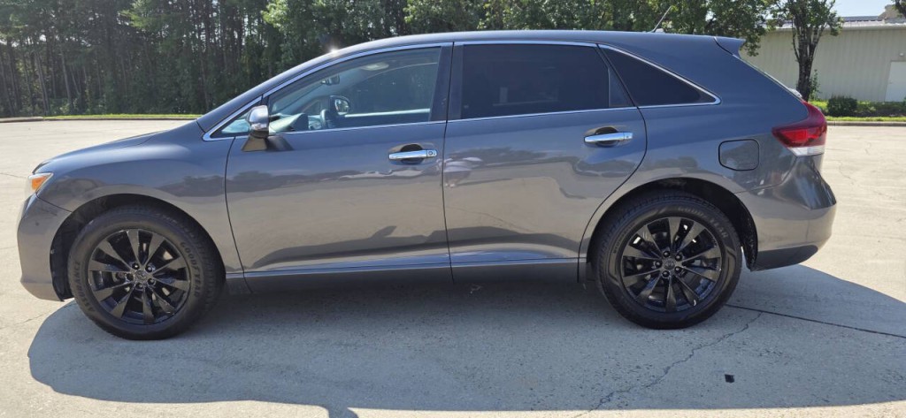 2013 Toyota Venza Image 2