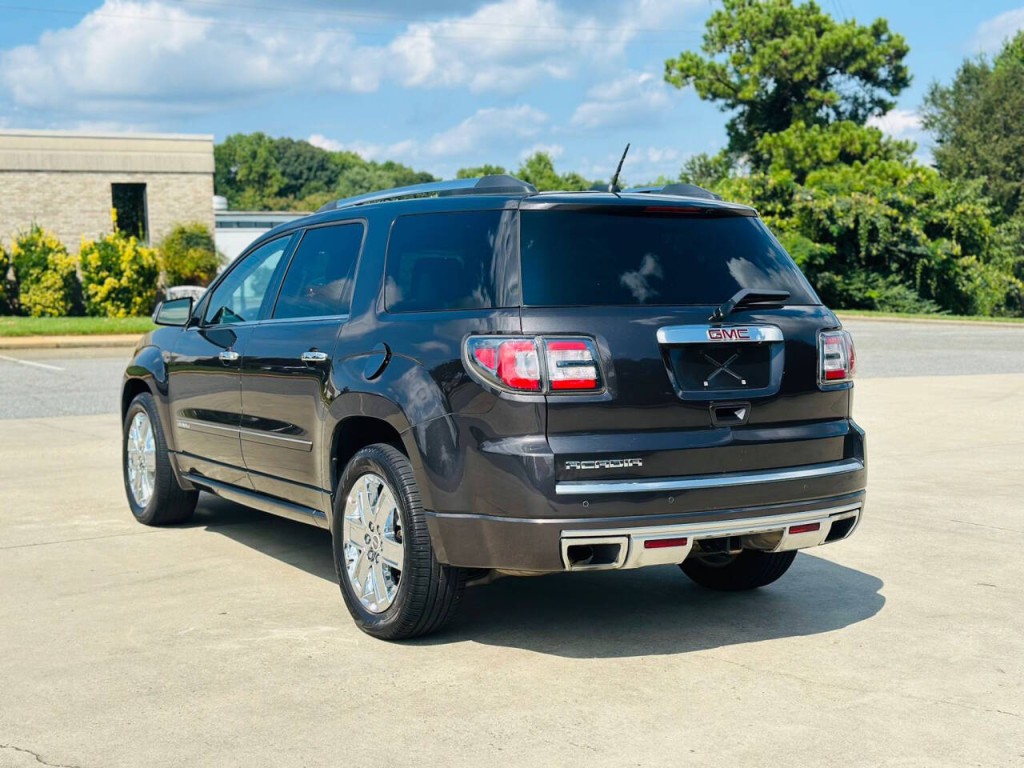 2016 GMC Acadia Image 3
