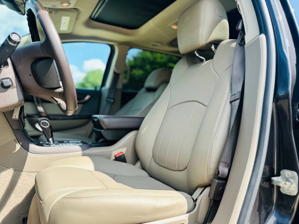 2016 GMC Acadia Image 8