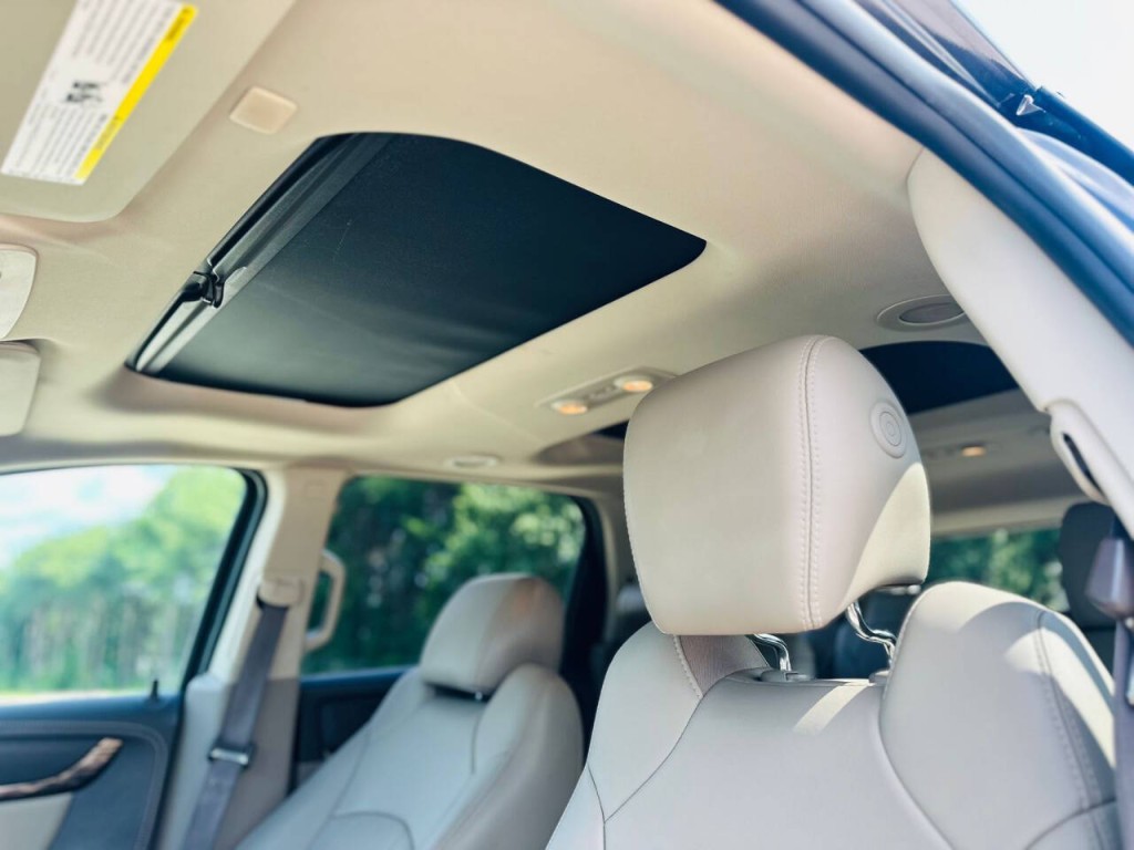 2016 GMC Acadia Image 9