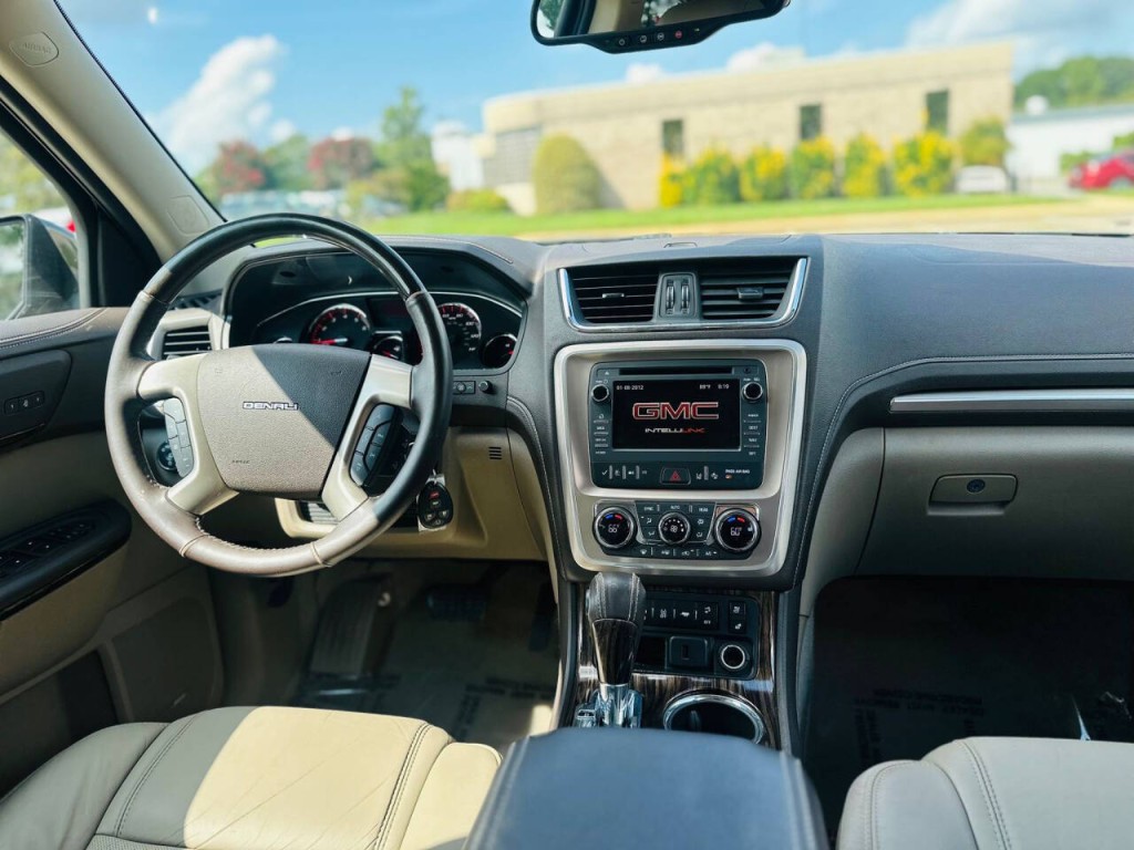 2016 GMC Acadia Image 13