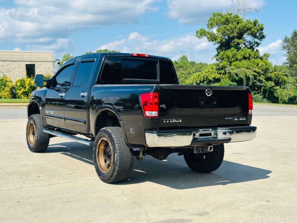 2015 Nissan Titan Image 3