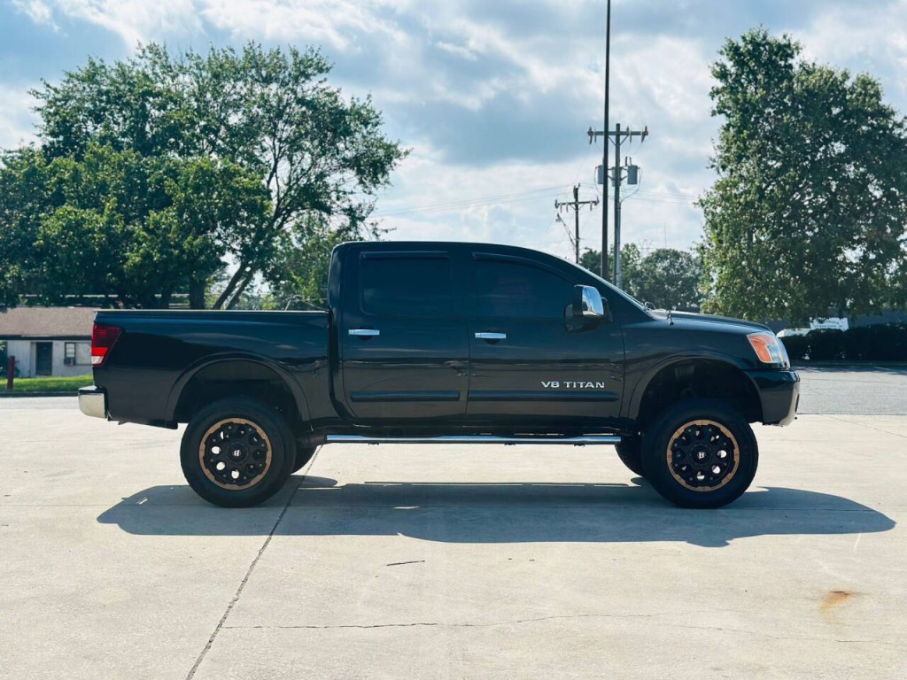 2015 Nissan Titan Image 5