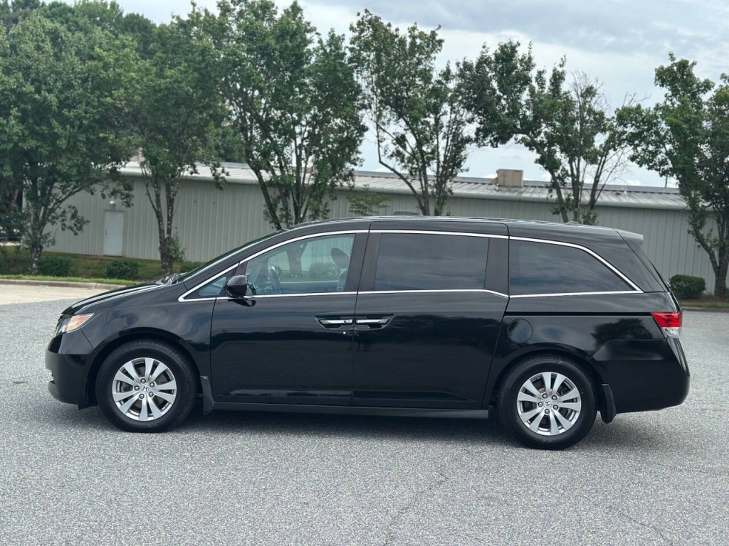 2016 Honda Odyssey Image 2