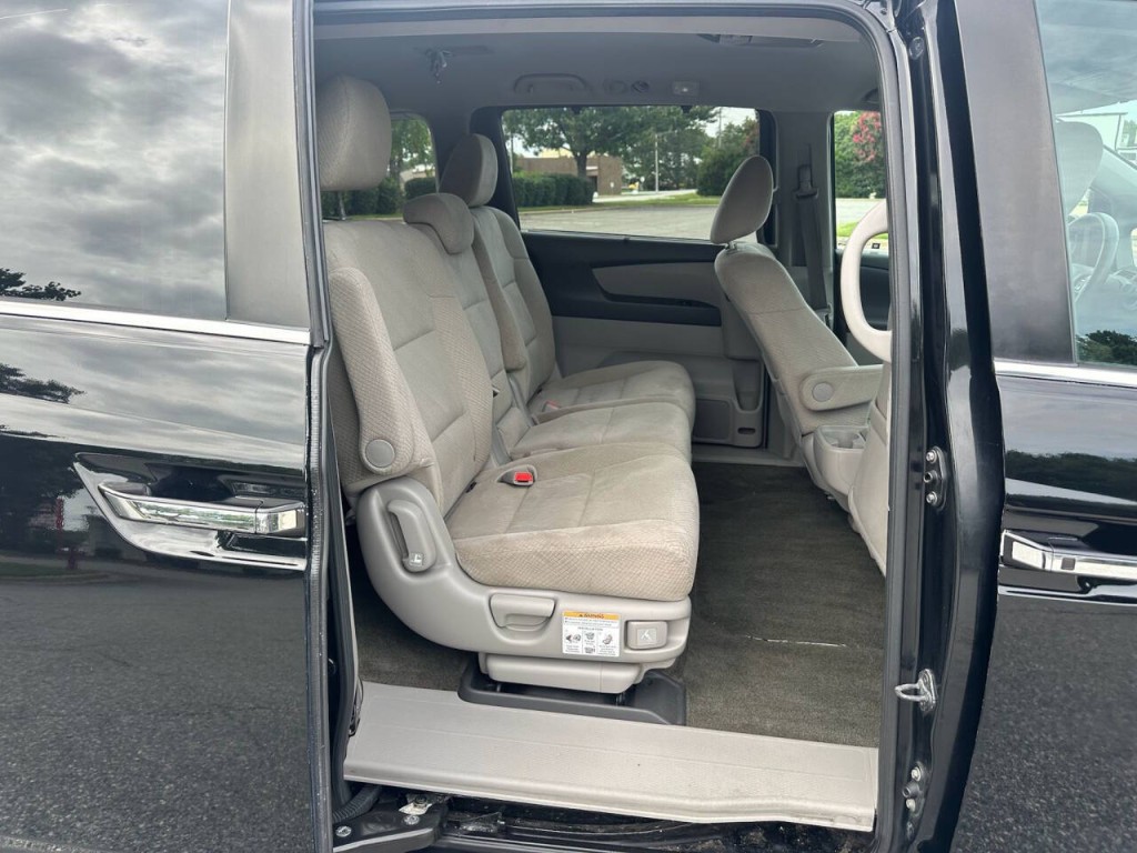 2016 Honda Odyssey Image 10