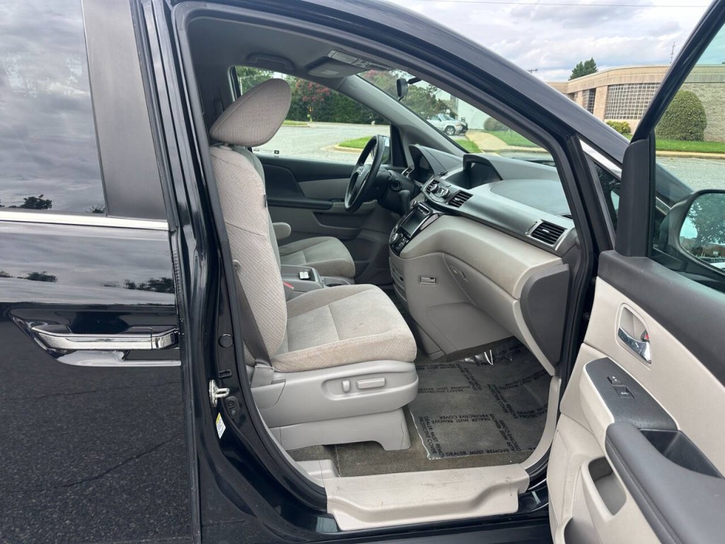 2016 Honda Odyssey Image 12