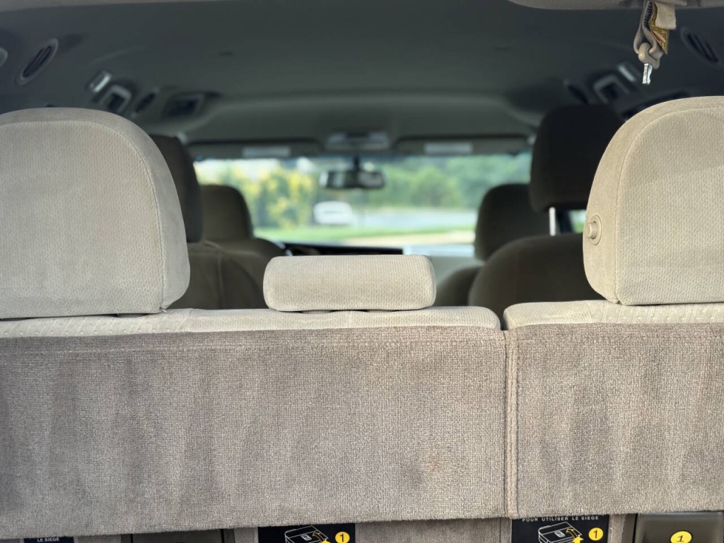 2015 Toyota Sienna Image 15
