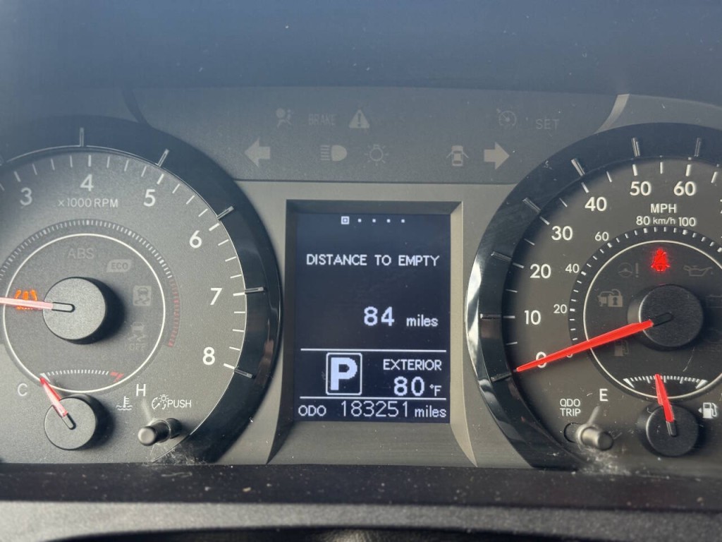 2015 Toyota Sienna Image 17