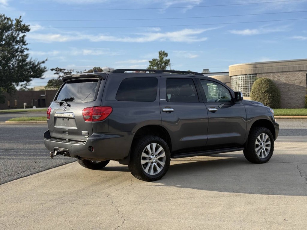 2015 Toyota Sequoia Image 5