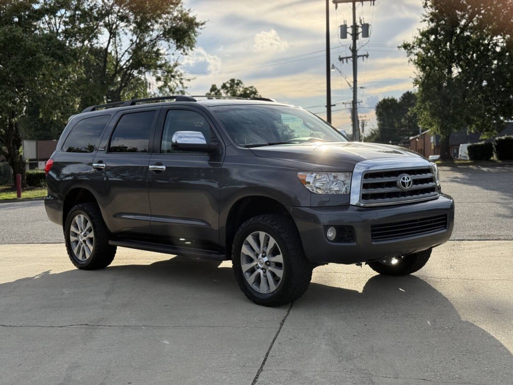 2015 Toyota Sequoia Image 7