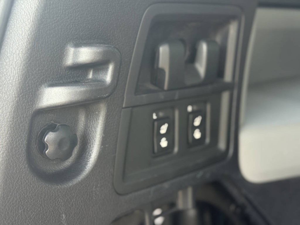 2015 Toyota Sequoia Image 13