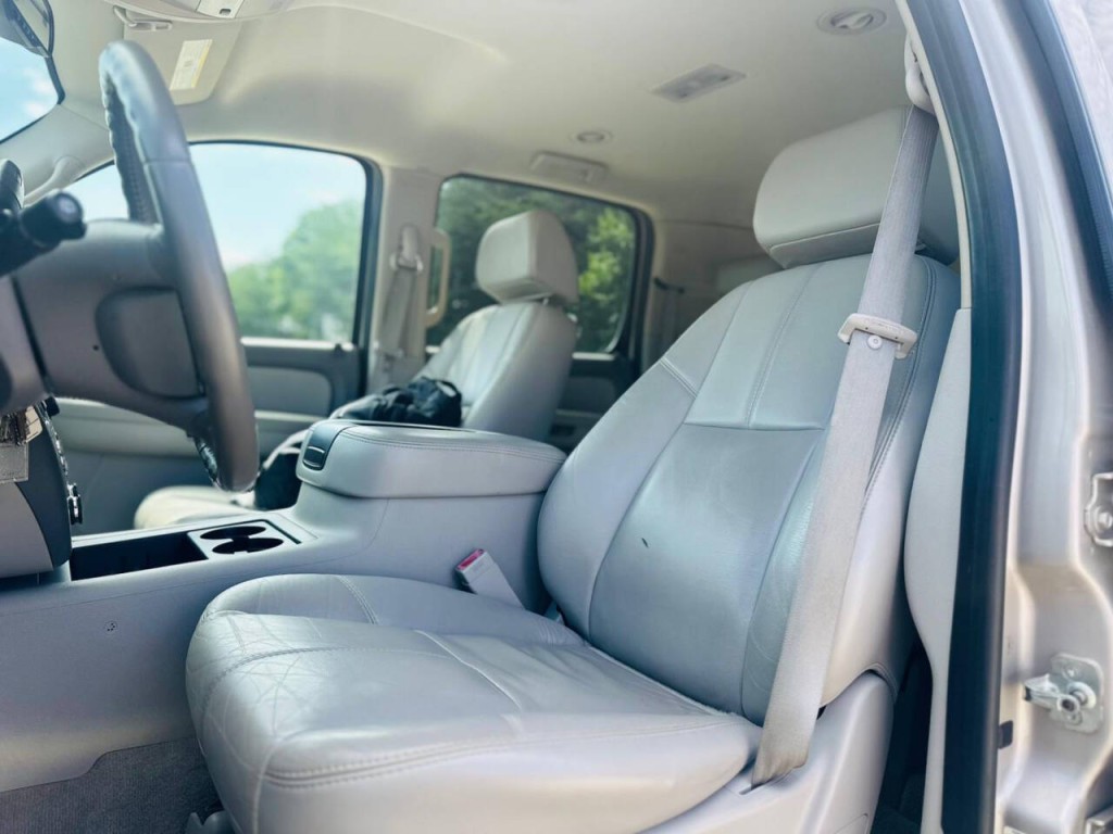 2007 Chevrolet Suburban Image 7
