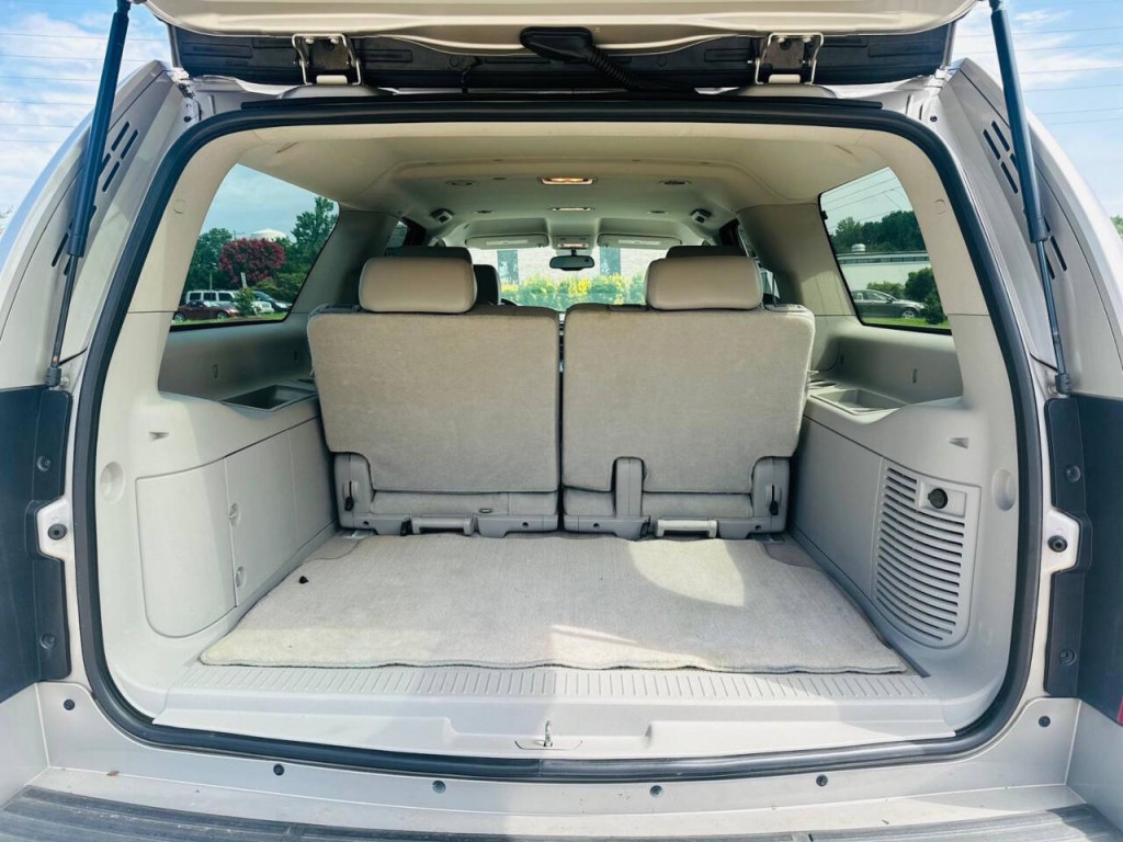 2007 Chevrolet Suburban Image 13