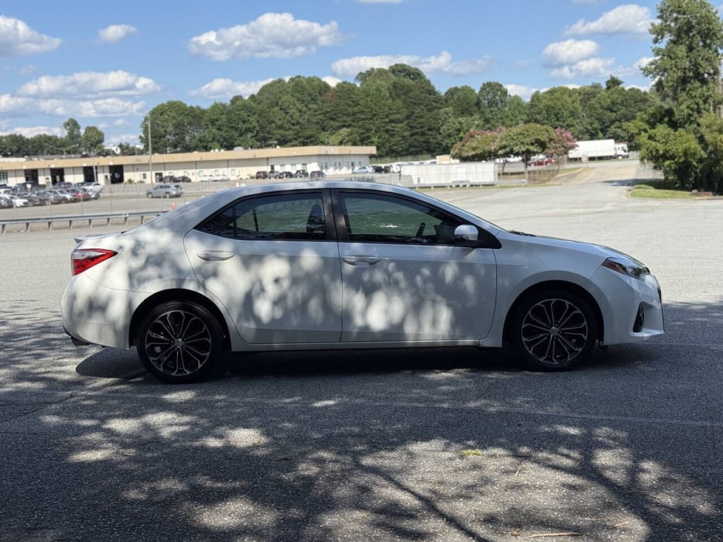 2015 Toyota Corolla Image 6