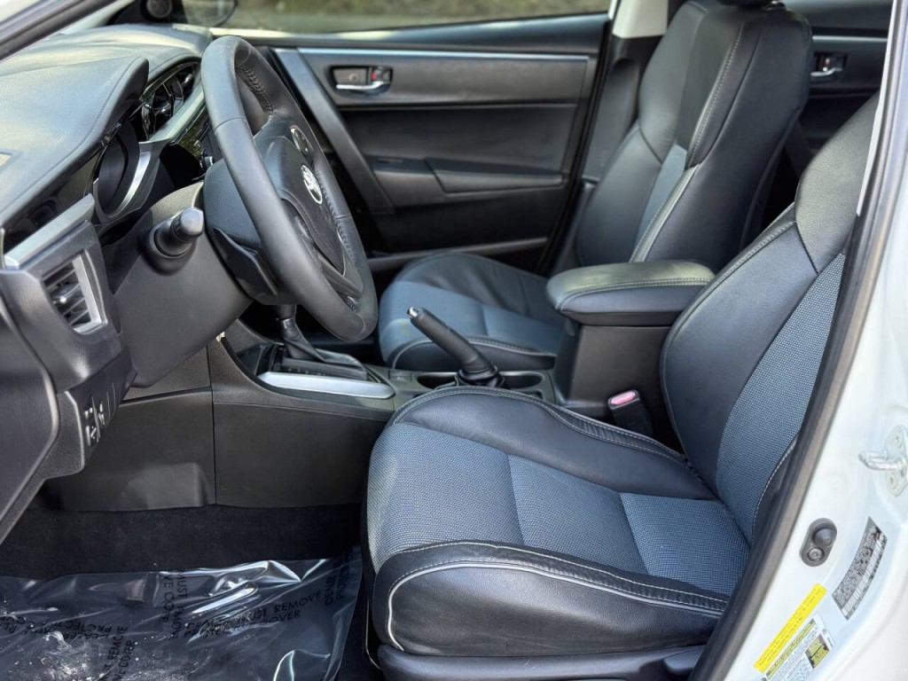 2015 Toyota Corolla Image 8