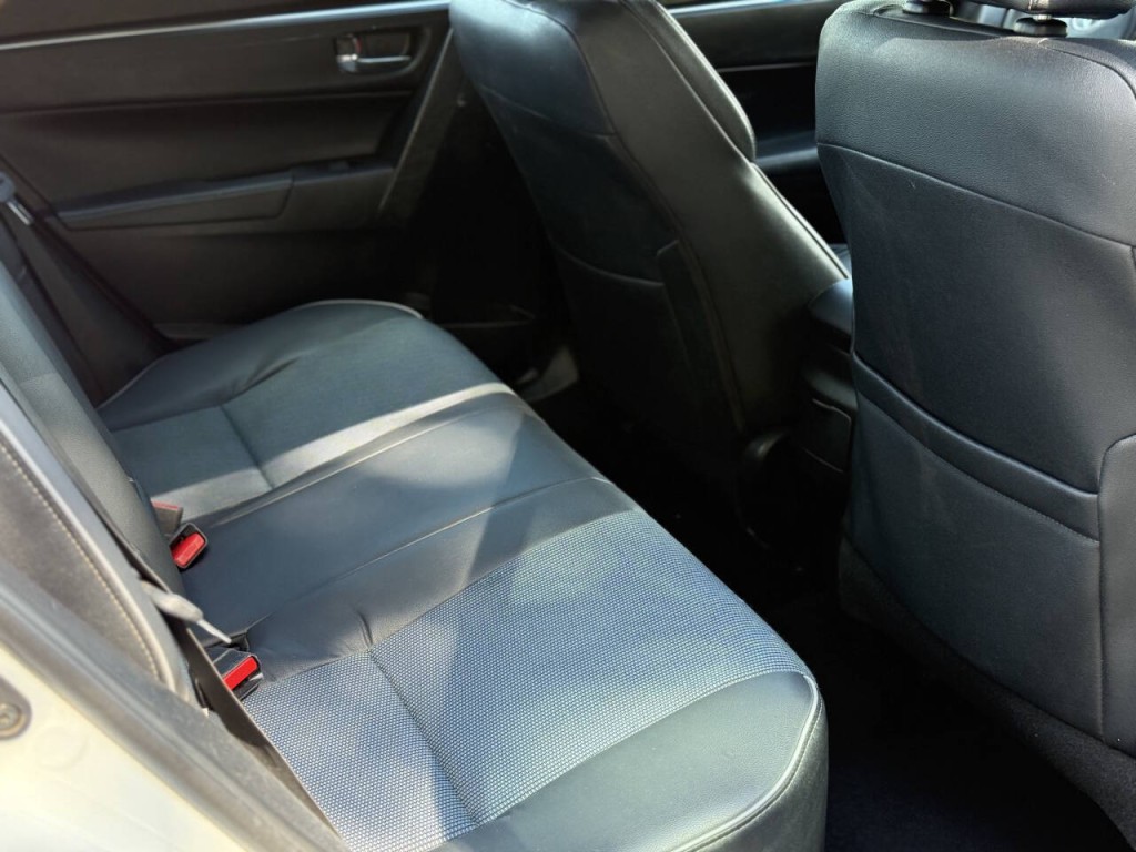 2015 Toyota Corolla Image 9