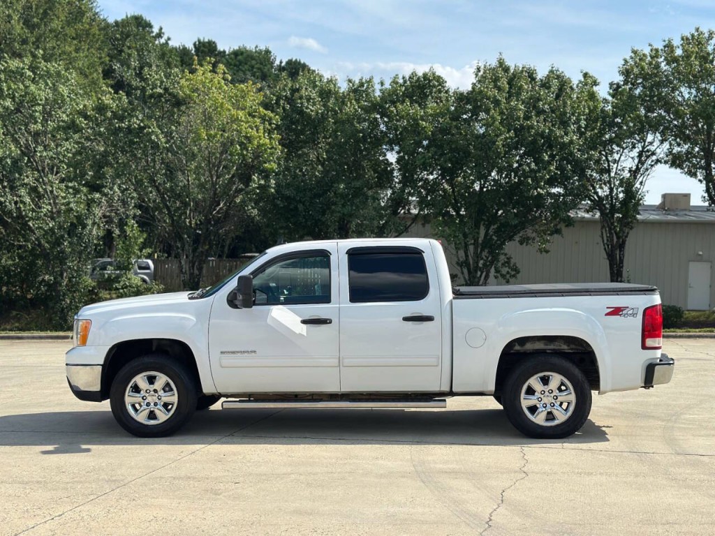 2011 GMC Sierra 1500 Image 2