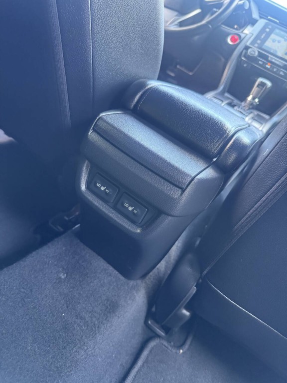 2018 Honda Civic Image 9