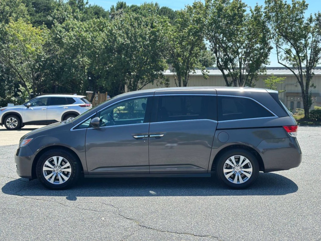 2016 Honda Odyssey Image 2