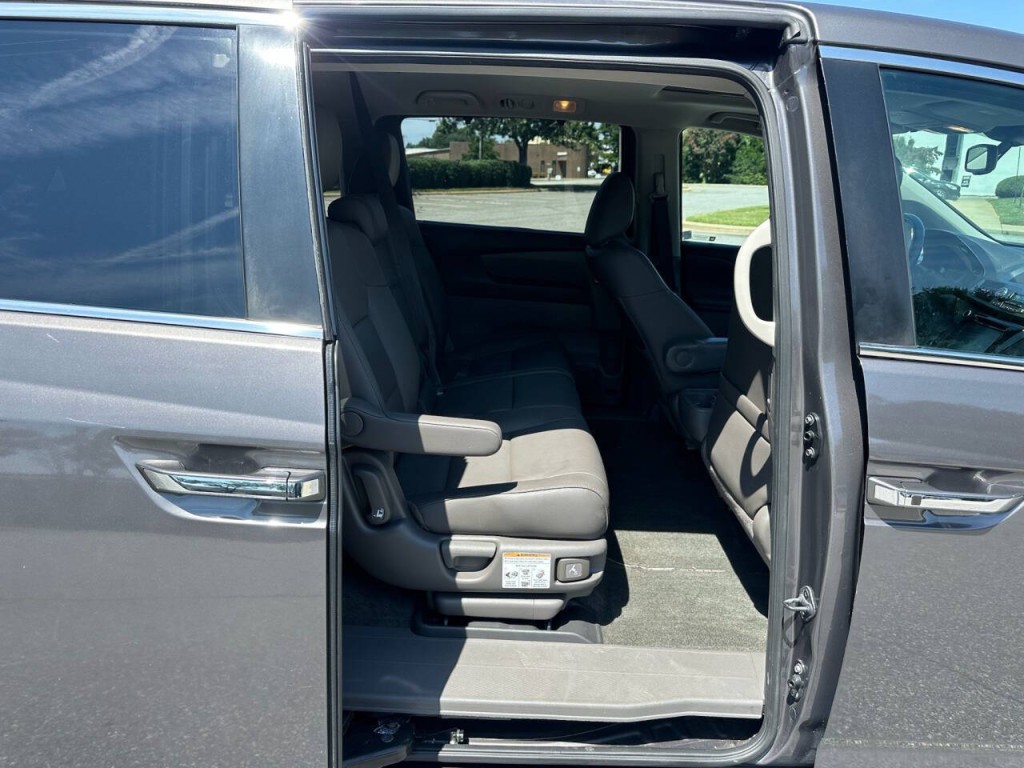 2016 Honda Odyssey Image 10