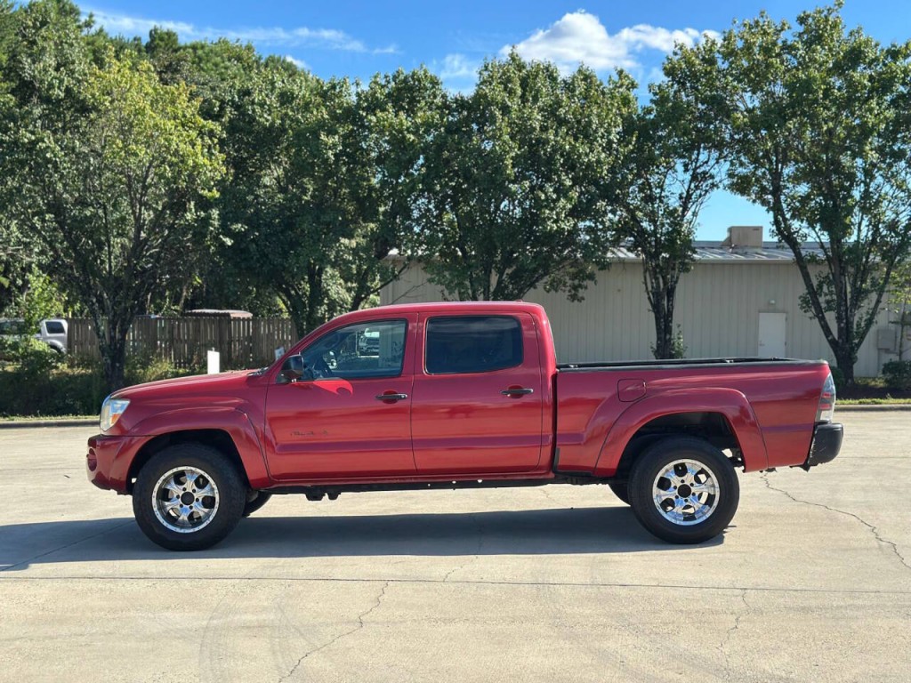 2010 Toyota Tacoma Image 2