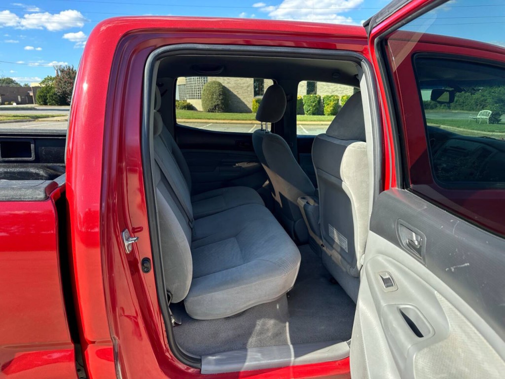 2010 Toyota Tacoma Image 10