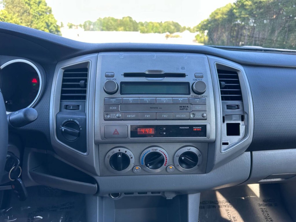 2010 Toyota Tacoma Image 13