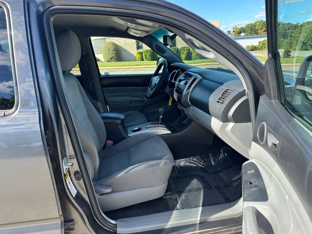 2012 Toyota Tacoma Image 12