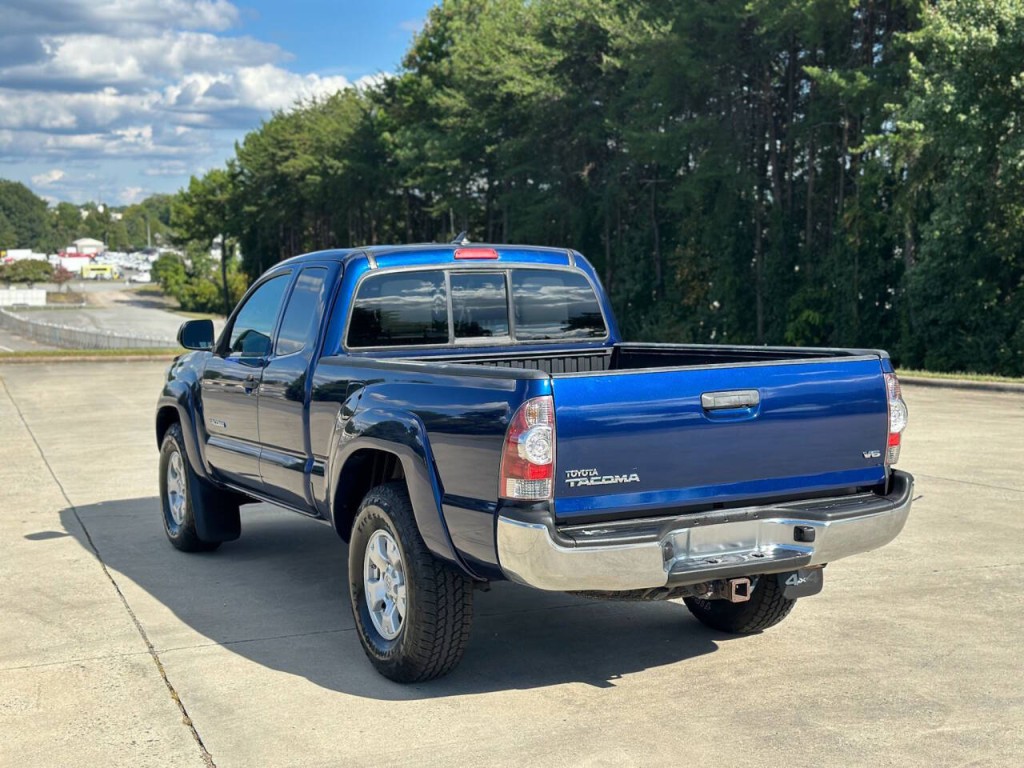2015 Toyota Tacoma Image 3