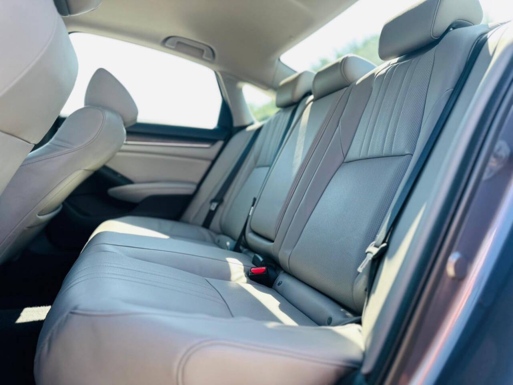 2018 Honda Accord Image 9