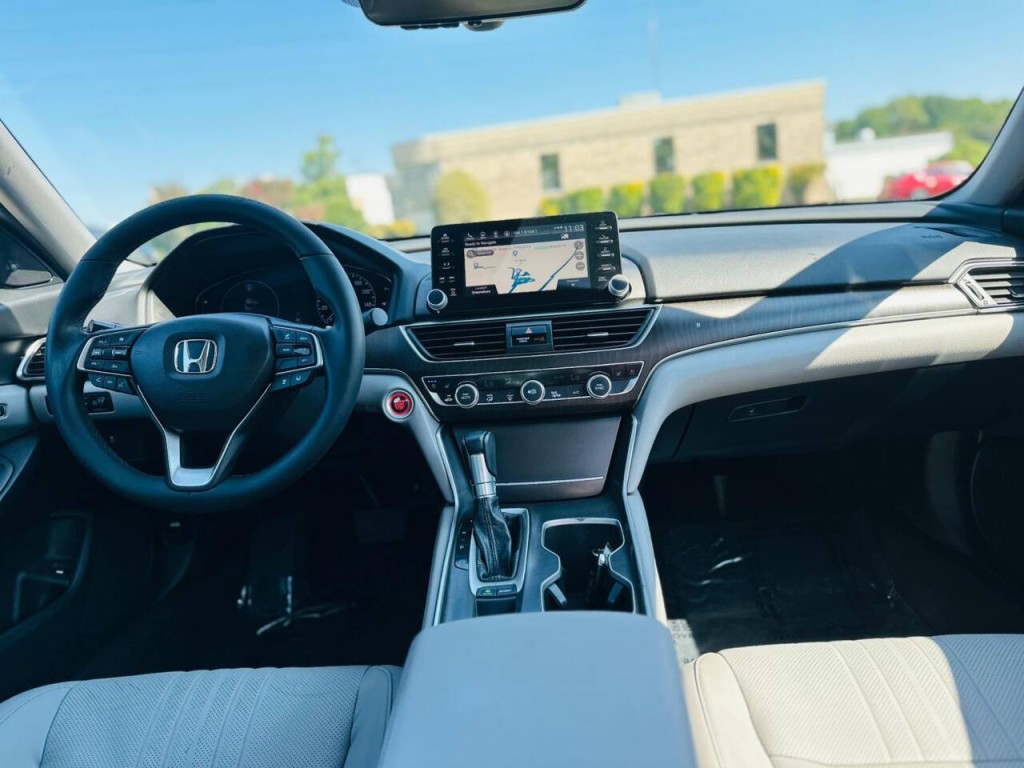 2018 Honda Accord Image 11