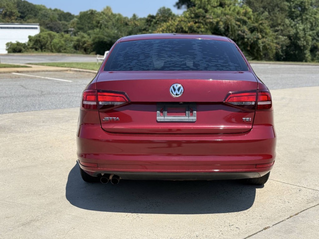 2017 Volkswagen Jetta Image 4