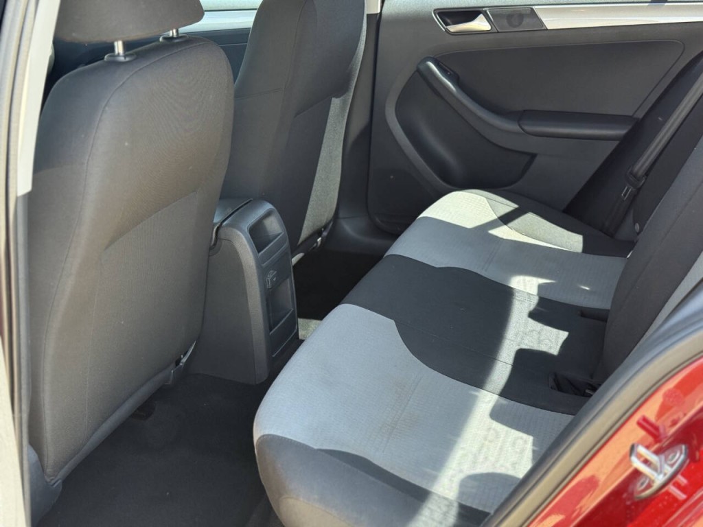 2017 Volkswagen Jetta Image 9