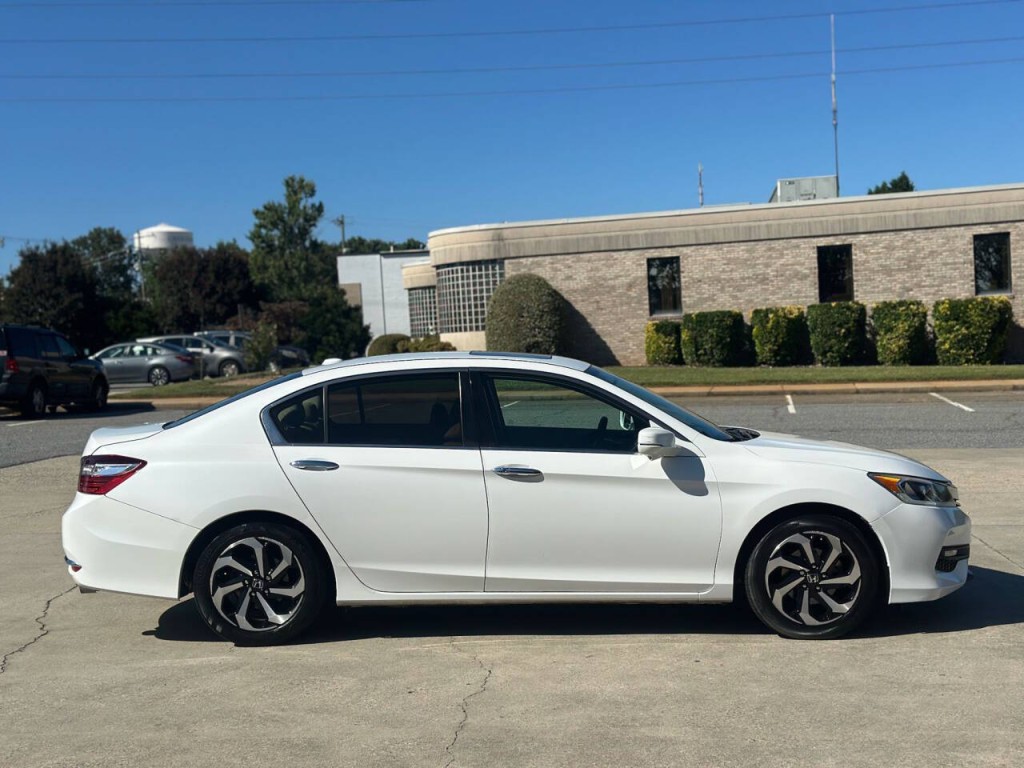 2016 Honda Accord Image 6