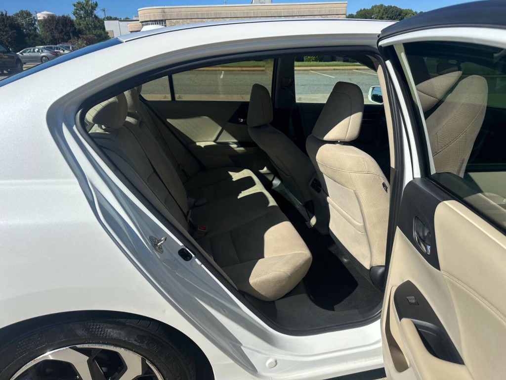 2016 Honda Accord Image 10