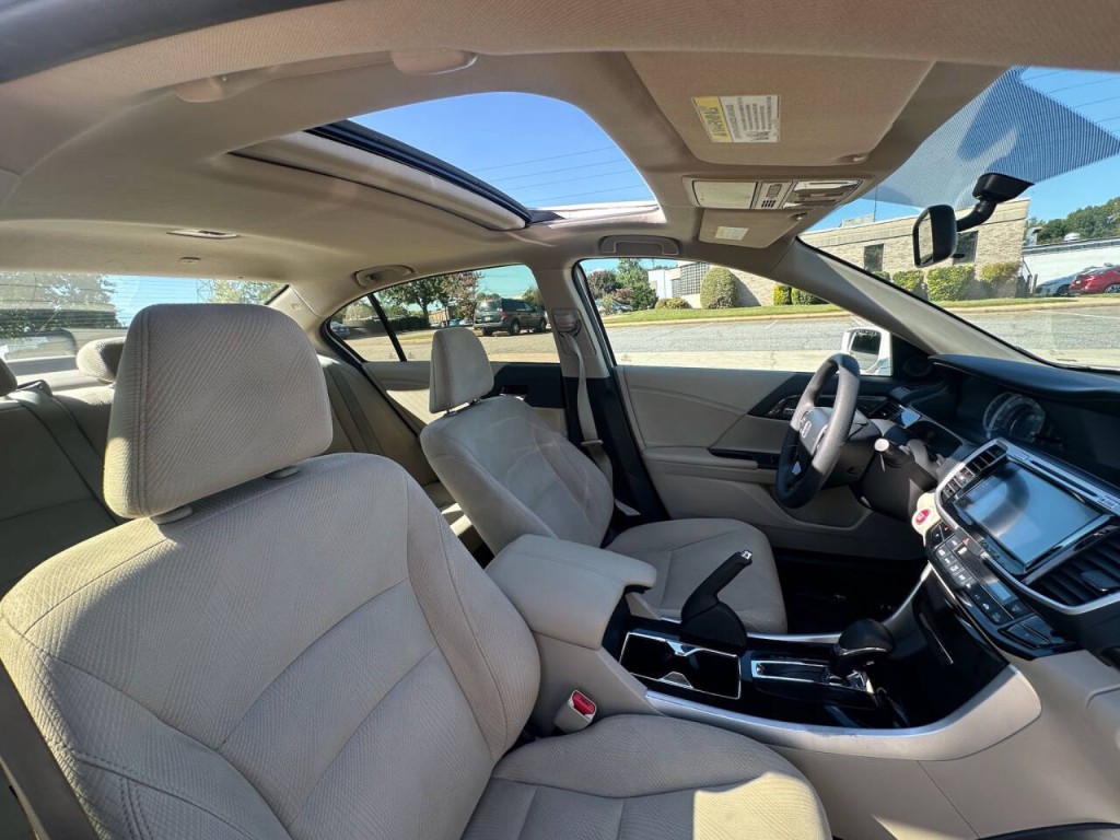 2016 Honda Accord Image 13