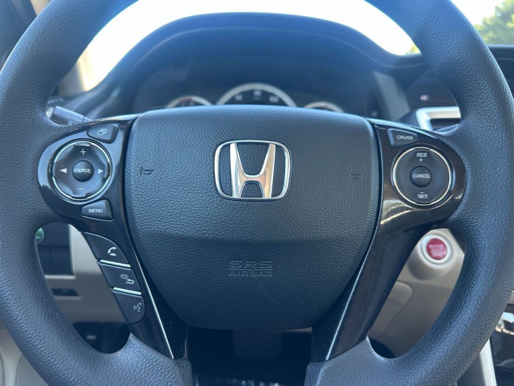 2016 Honda Accord Image 16