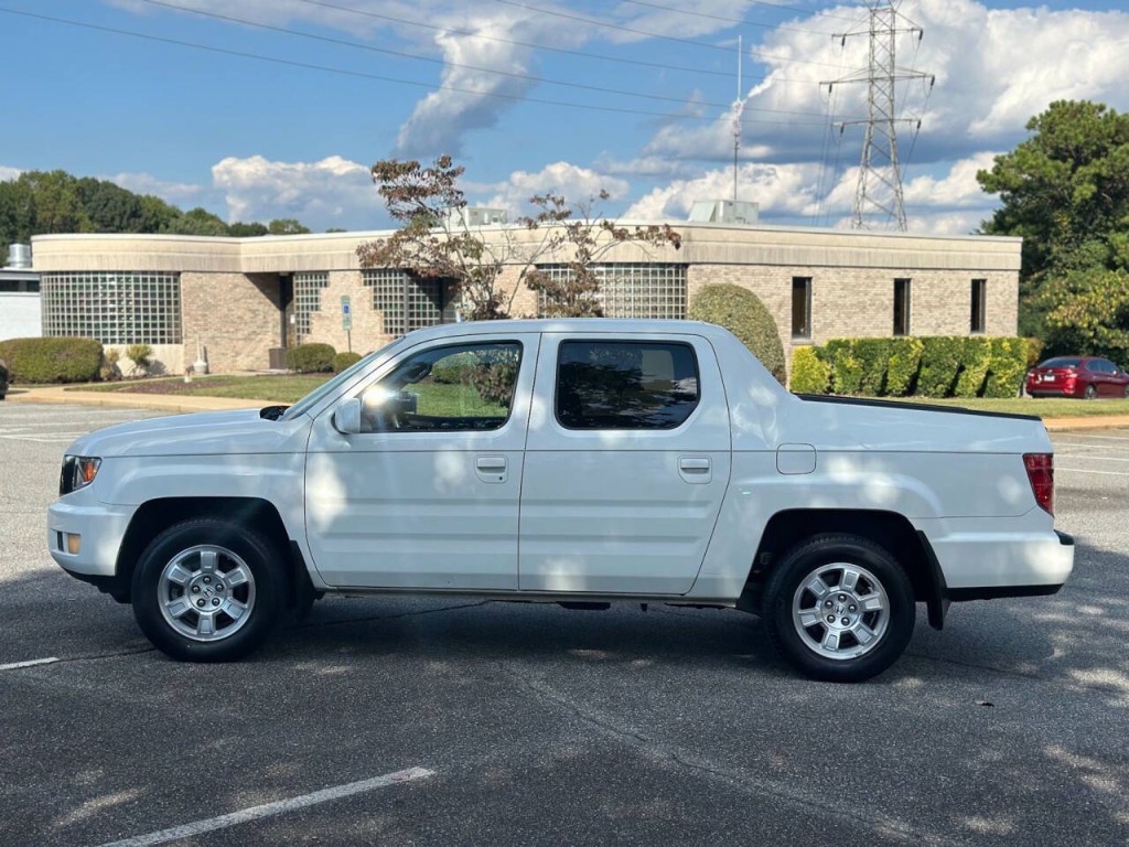 2010 Honda Ridgeline Image 2