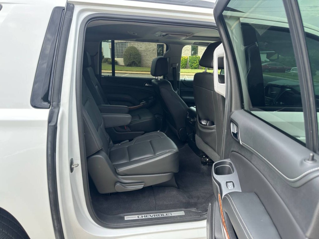 2019 Chevrolet Suburban Image 7