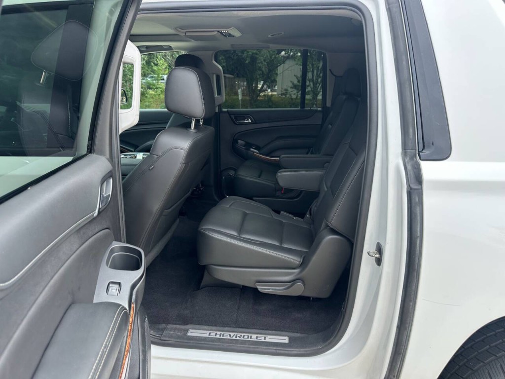 2019 Chevrolet Suburban Image 8